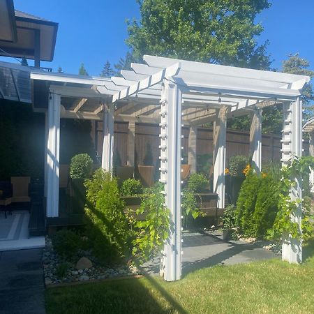 ナナイモ Rockwood House Bed & Breakfast エクステリア 写真
