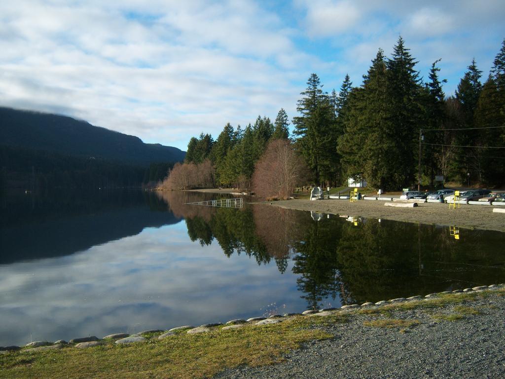 ナナイモ Rockwood House Bed & Breakfast エクステリア 写真